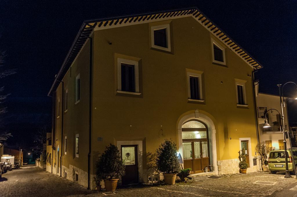 La Locanda Di Mariella Dal 1950 Poggio Picenze Luaran gambar