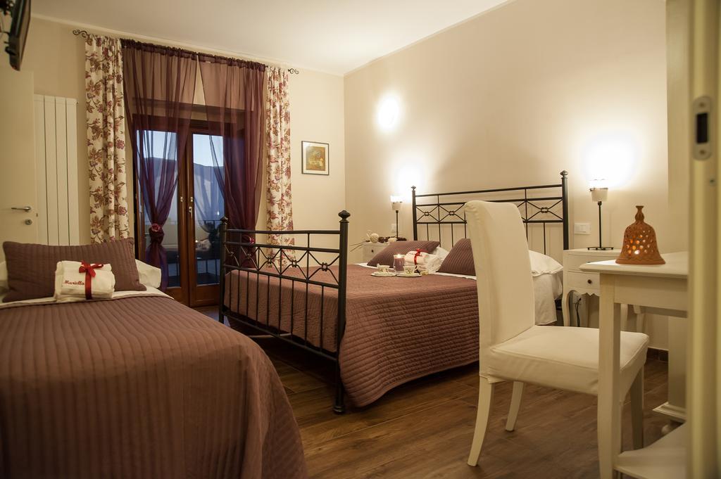 La Locanda Di Mariella Dal 1950 Poggio Picenze Luaran gambar